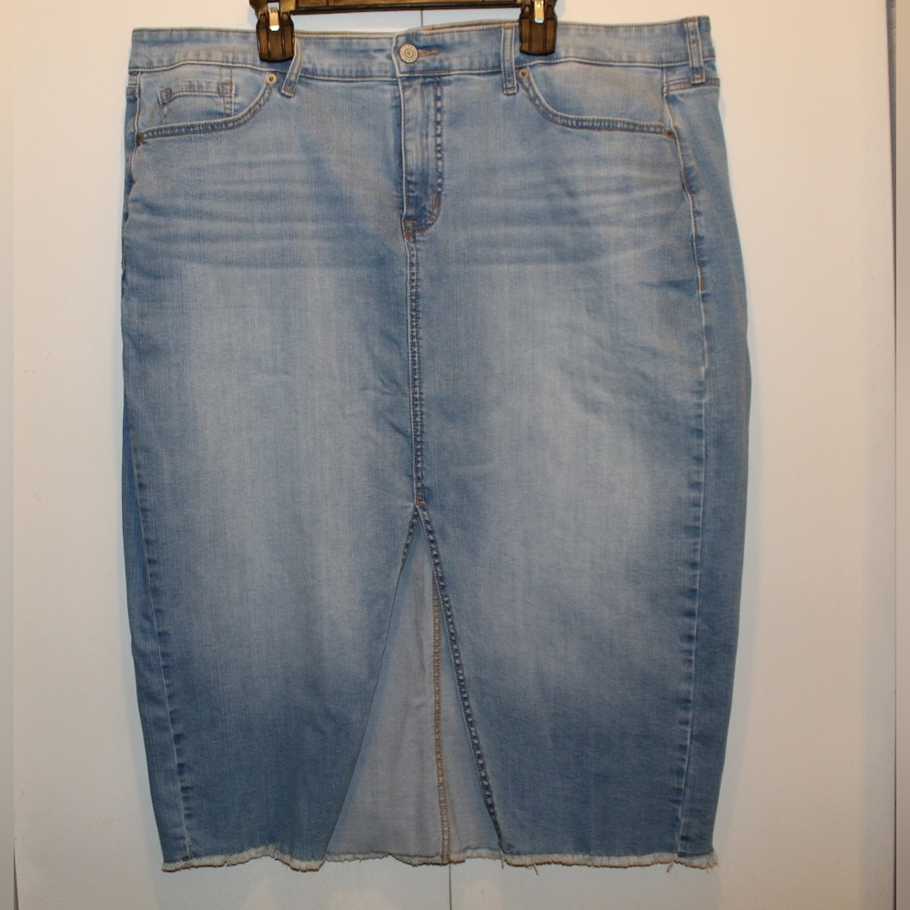 Torrid NWT 22 Midi Denim Front Slit Skirt Light Blue Denim Pencil Skirt - Picture 10 of 14